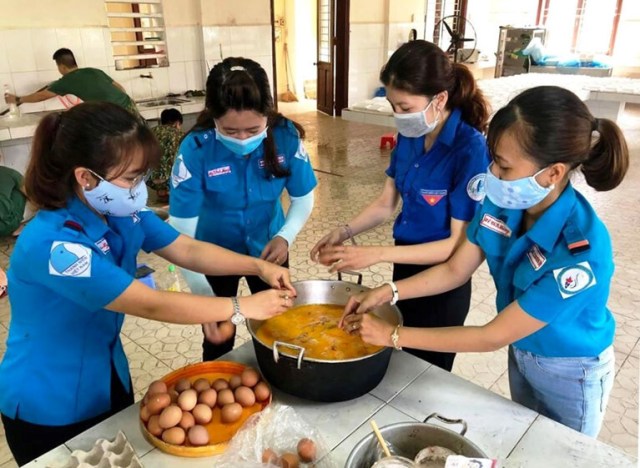 TỰ HÀO VÌ CHÚNG TÔI- NHỮNG THANH NIÊN TÌNH NGUYỆN TRÊN MẶT TRẬN CHỐNG DỊCH