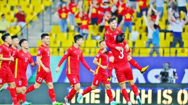 Tuyển Việt Nam thua trong thế thiếu người ở trận ra quân vòng loại cuối World Cup 2022 Tuyển Việt Nam thua trong thế thiếu người ở trận ra quân vòng loại cuối World Cup 2022