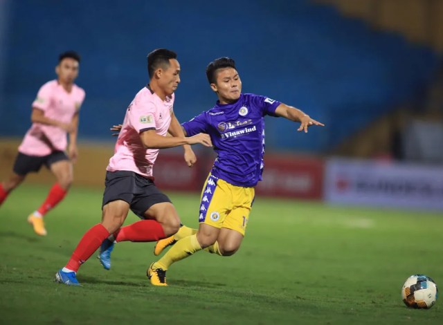 V.League 2020: Thắng Hồng Lĩnh Hà Tĩnh 1-0, Hà Nội bám sát Viettel