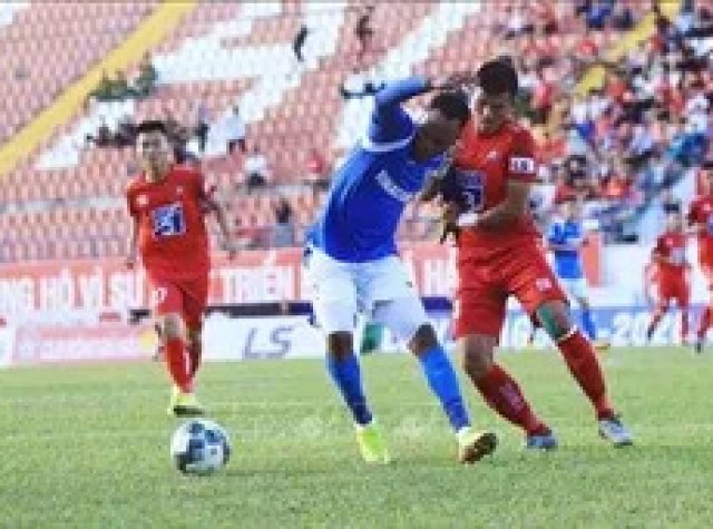 V. League 2020: Hoàng Anh Gia Lai giành 3 điểm đầy may mắn