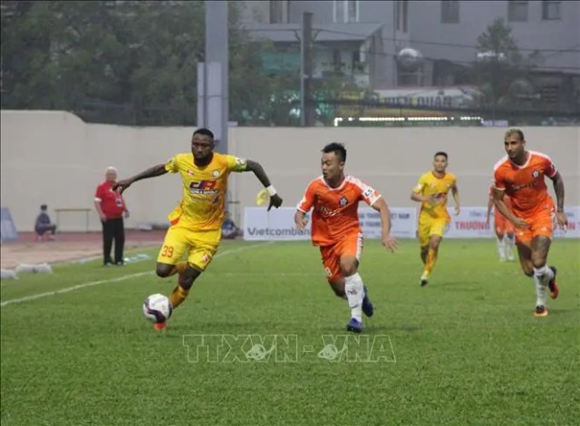 V.League 2021: Đội chủ nhà Đông Á Thanh Hóa thua đậm SHB Đà Nẵng