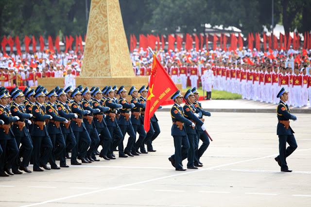 Vạch mặt những kẻ đòi 'phi chính trị hóa' lực lượng vũ trang