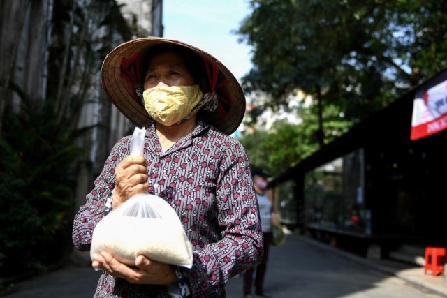 “Vì sao Việt Nam thắng và Mỹ thua trong cuộc chiến chống covid-19?”