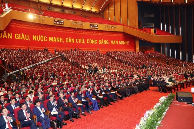 Việt Nam hân hoan mừng Đại hội Đảng lần thứ XIII