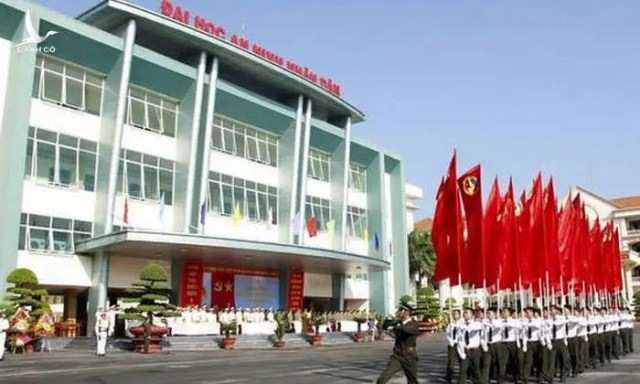 Việt Tân kích động chia rẽ vùng miền khi cả nước đang chống dịch Covid-19 Việt Tân kích động chia rẽ vùng miền khi cả nước đang chống dịch Covid-19