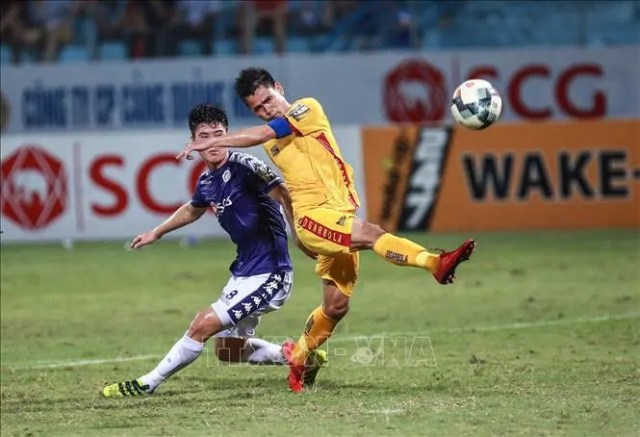 Vòng 4 V-League 2021: 'Chảo lửa' Vinh nung đốt Than Quảng Ninh