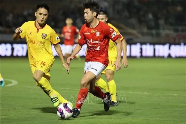 Vòng 4 V-League 2021: Hấp dẫn sân cỏ từ Nam chí Bắc