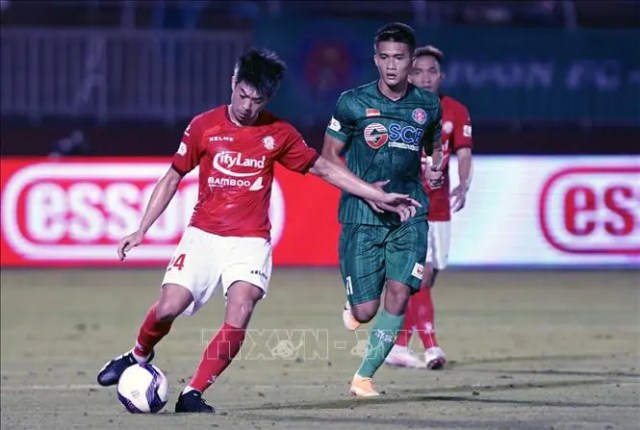 Vòng 6 V-League 2021: Lee Nguyễn tái ngộ Kiatisak