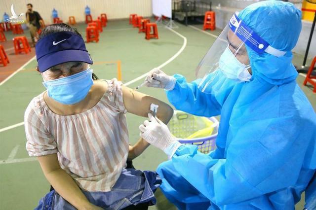 Xử lý ngay hành vi tiêu cực trả tiền để được tiêm vaccine