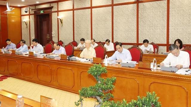 Xử lý nghiêm việc lợi dụng chủ trương bảo vệ cán bộ để bao che hành vi vụ lợi, tham nhũng Xử lý nghiêm việc lợi dụng chủ trương bảo vệ cán bộ để bao che hành vi vụ lợi, tham nhũng